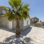 Hillside With Sea View And Pool Villa *