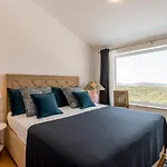 Hillside With Sea View And Pool Villa