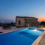 Hillside With Sea View And Pool * Jarebinjak