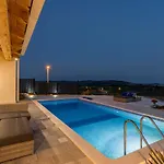 Hillside With Sea View And Pool Jarebinjak