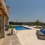 Vila Hillside With Sea View And Pool Jarebinjak