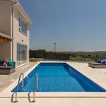 Villa Hillside With Sea View And Pool