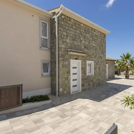 Hillside With Sea View And Pool Jarebinjak