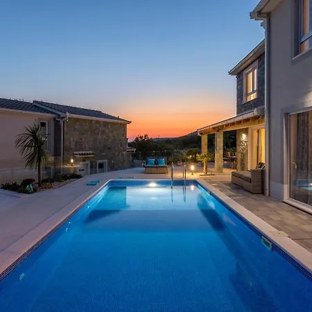 Hillside With Sea View And Pool Jarebinjak