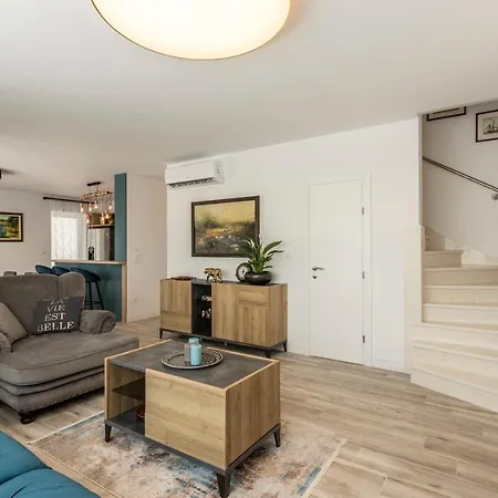 Villa Hillside With Sea View And Pool Jarebinjak