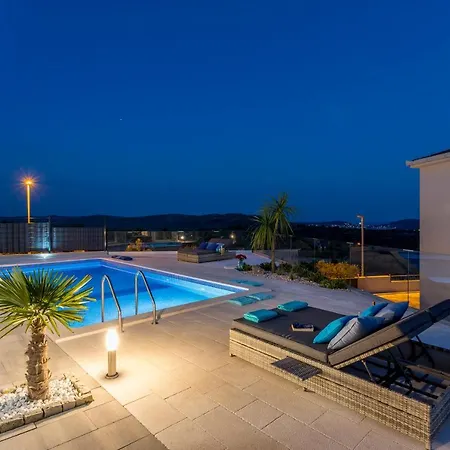 Villa Hillside With Sea View And Pool Jarebinjak